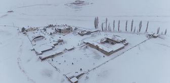 Bayburt'taki Kenan Yavuz Etnografya Müzesi beyaz örtüyle kaplandı