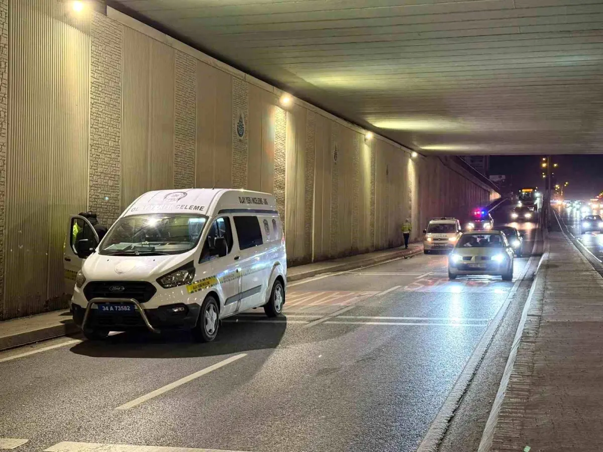 Beylikdüzü'nde yolun karşısına geçerken minibüsün çarptığı kadın öldü
