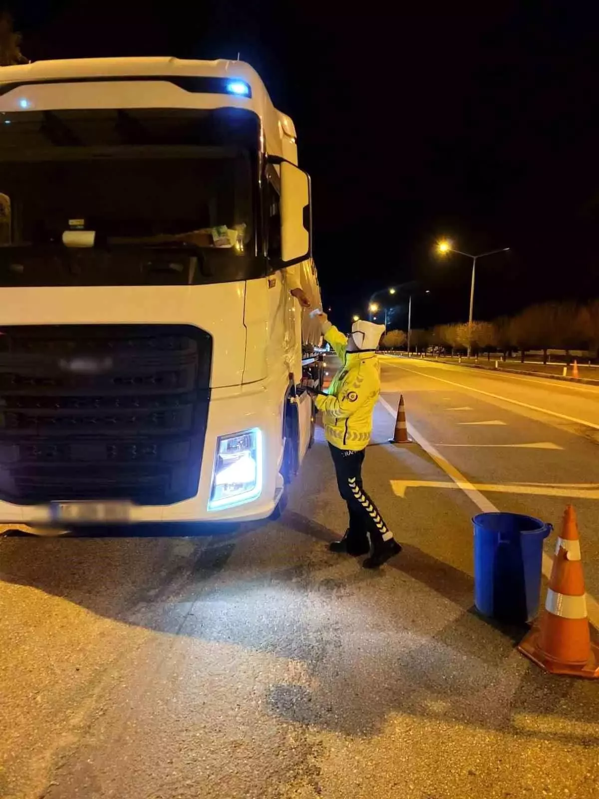 Burdur'da yük taşıyan araçlara yönelik denetim