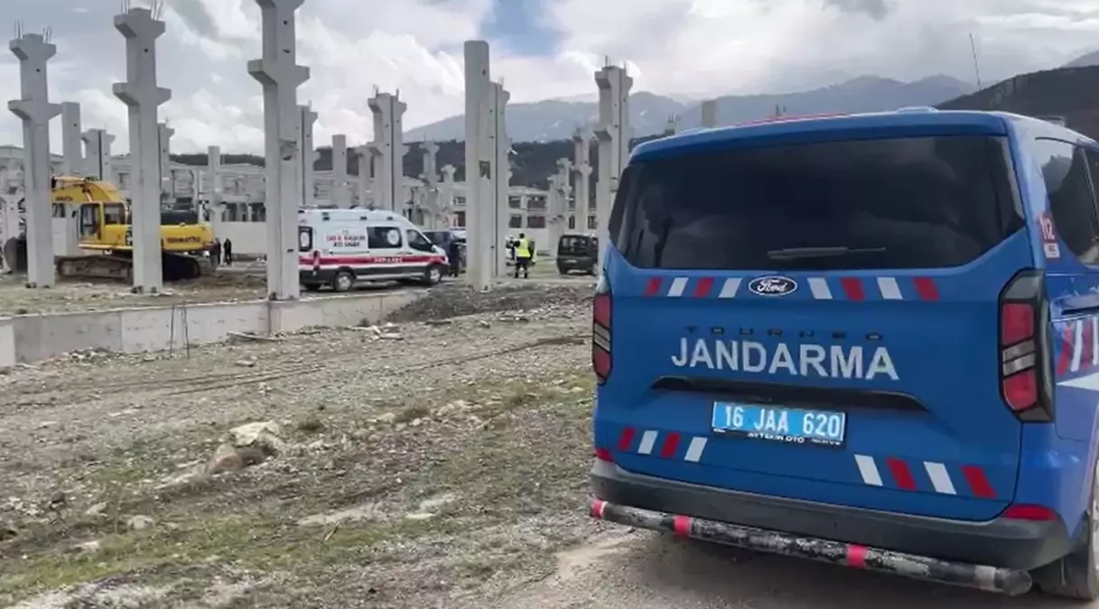 Bursa'da inşaat alanında beton dökümü sırasında göçük; 1 ölü