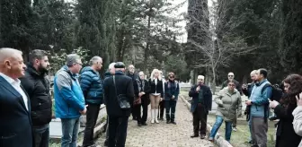 Çanakkale'de duayen gazeteciler mezarları başında anıldı