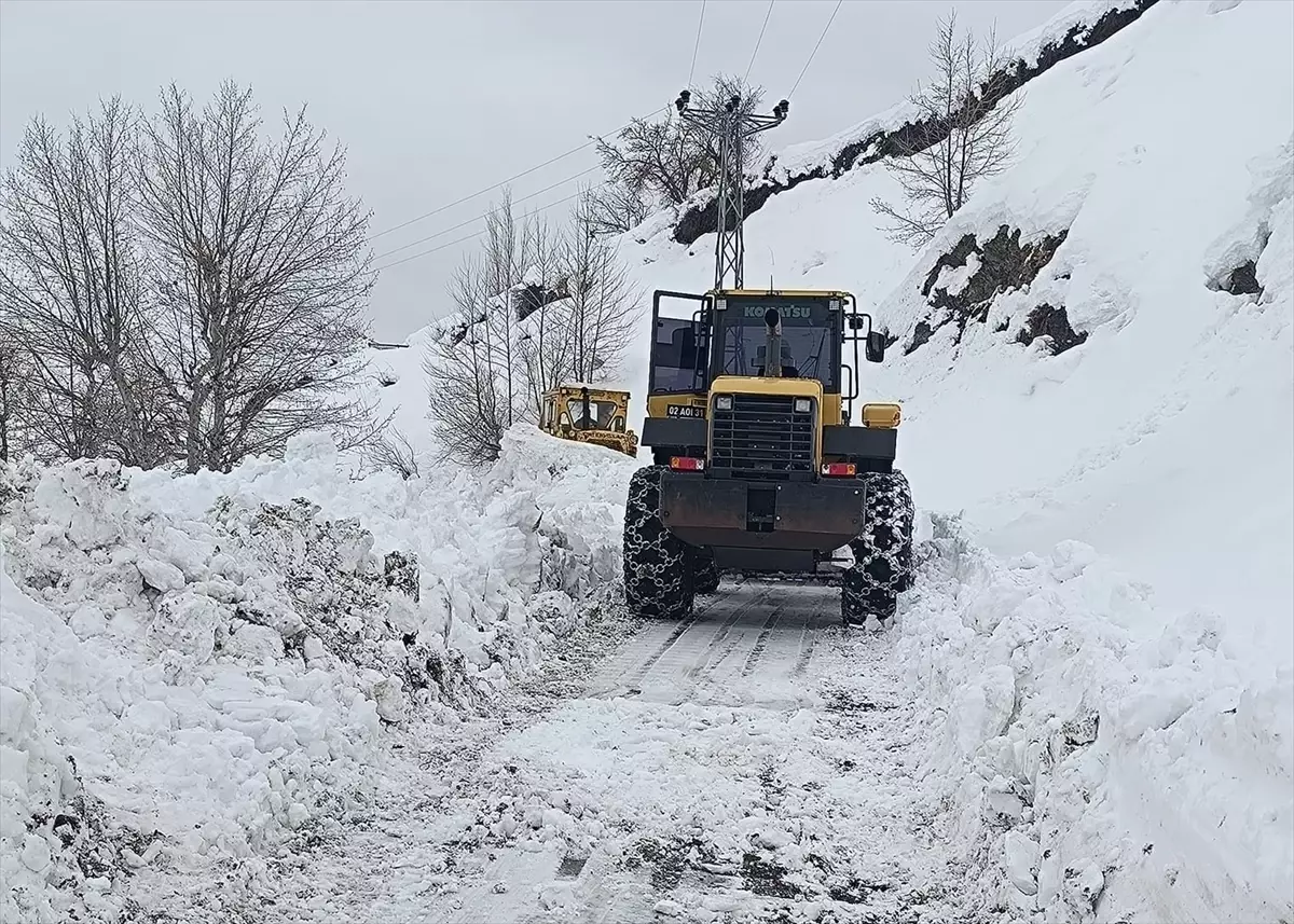 Çelikhan'da köy yolları ulaşıma açıldı