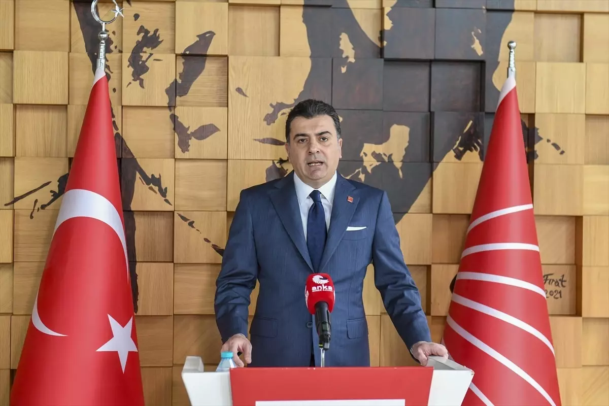 CHP Sözcüsü Emre, İstanbul'da basın toplantısı düzenledi Açıklaması