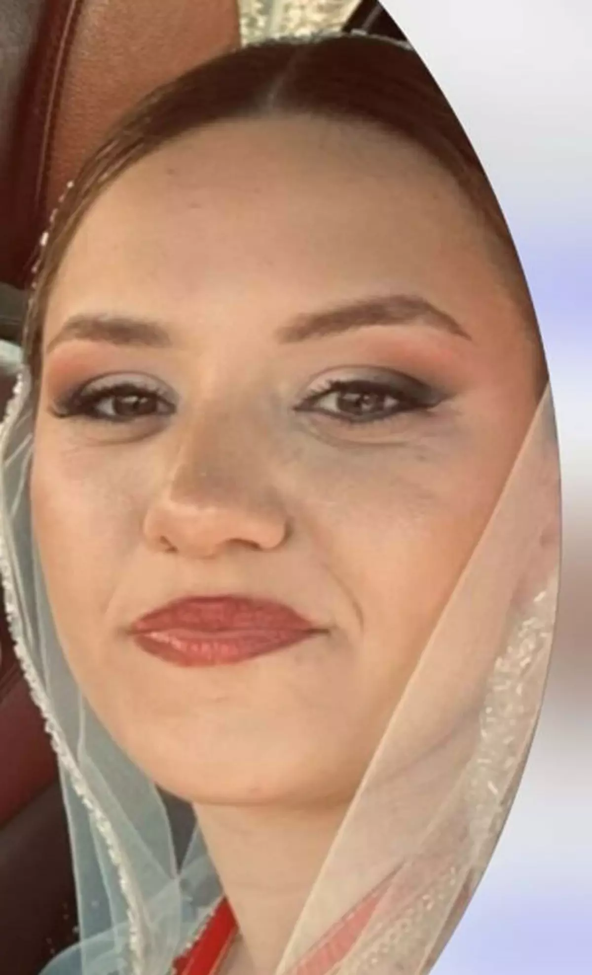 Memurları taşıyan servis kaza yaptı, genç hemşire hayatını kaybetti