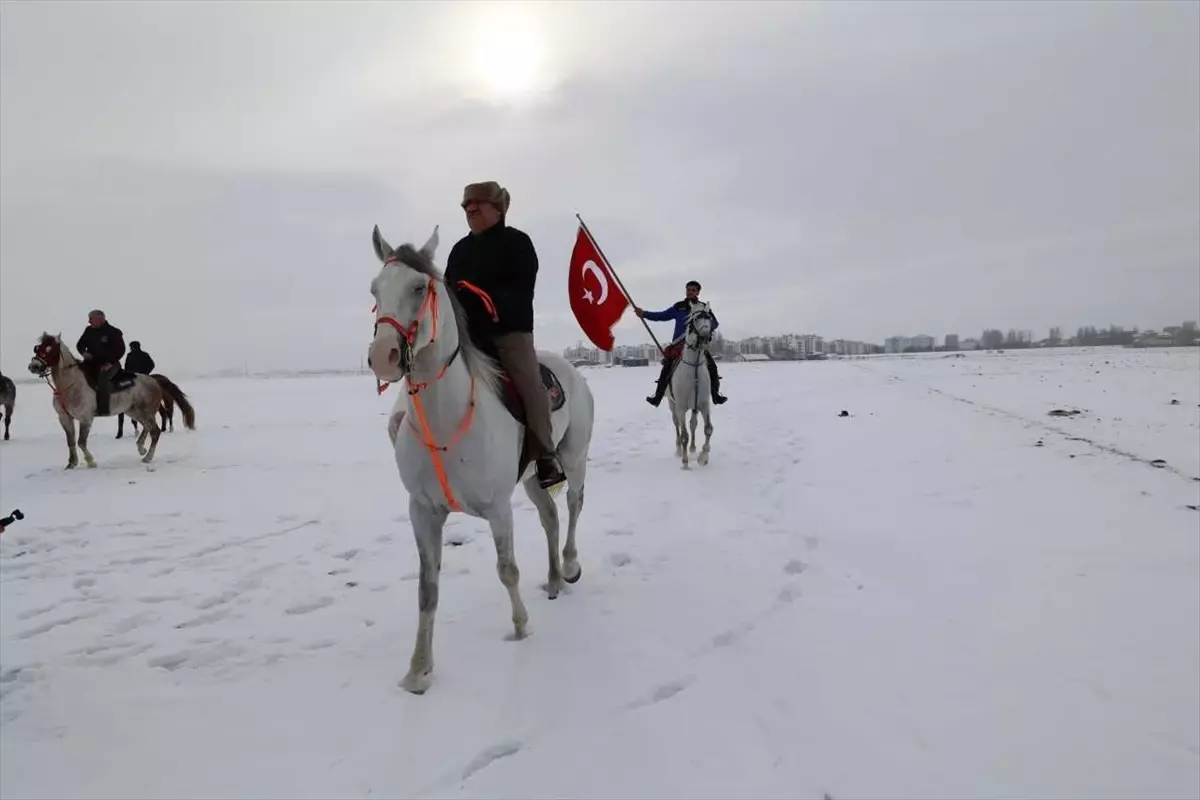Erzurum'da yaban hayvanları için doğaya yem bırakıldı