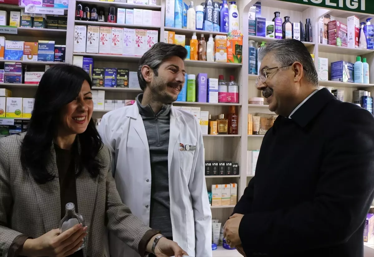 Eskişehir Valisi Yılmaz, Odunpazarı'nda esnafı ziyaret etti