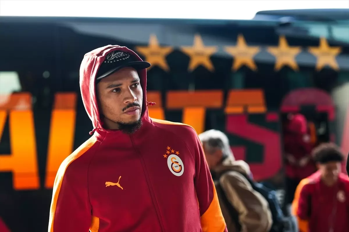Galatasaray, Manchester City maçı için İngiltere'ye gitti