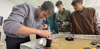Hakkarili lise öğrencileri 'Biz de yapabiliriz' diyerek robot takımı kurdu