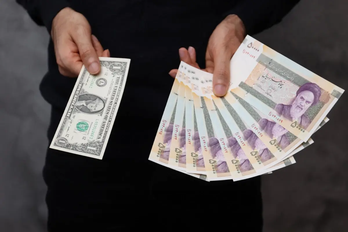 İran riyali, dolar karşısında rekor düşük seviye olan 1,5 milyona geriledi
