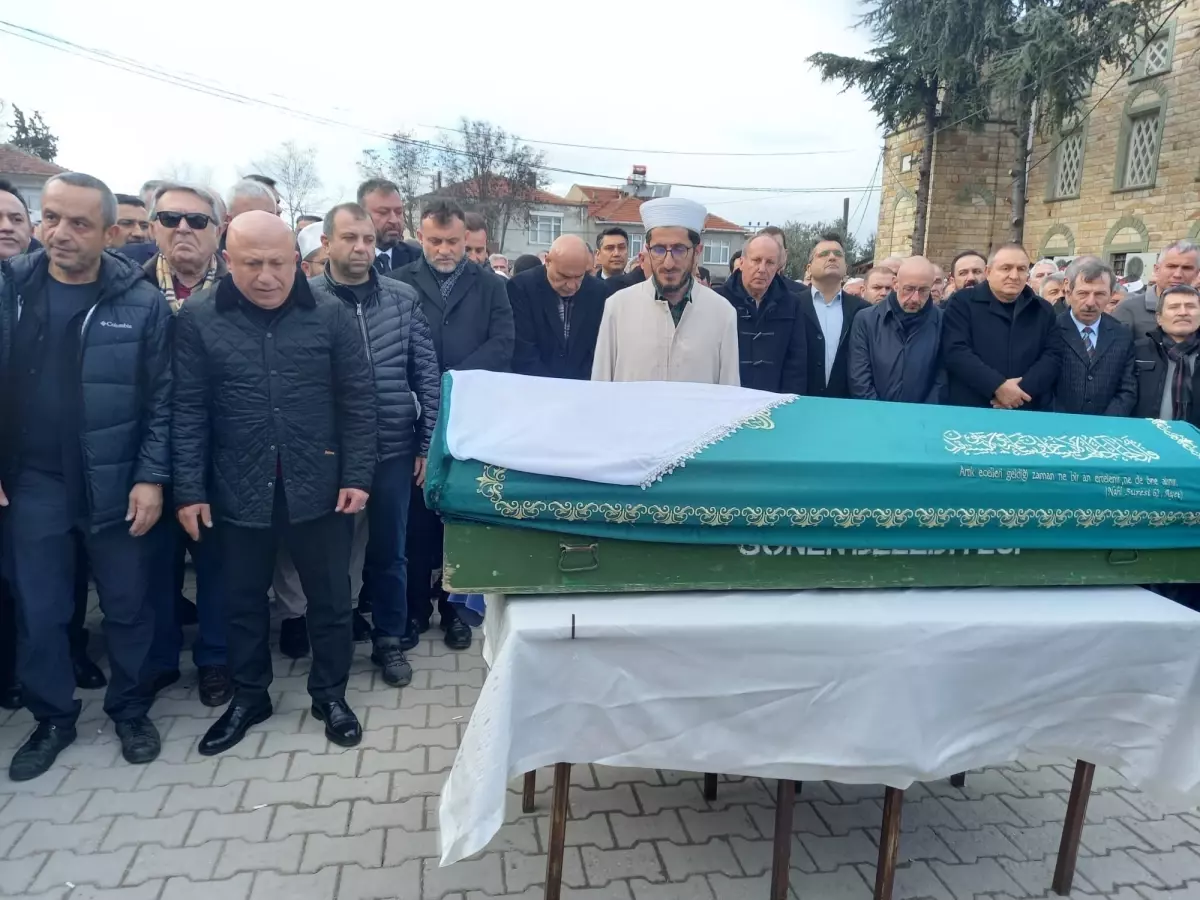 İYİ Partili Çömez'in annesi, son yolculuğuna uğurlandı