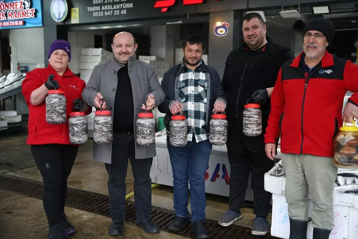 Karadeniz'de hamsi salamurası zamanı