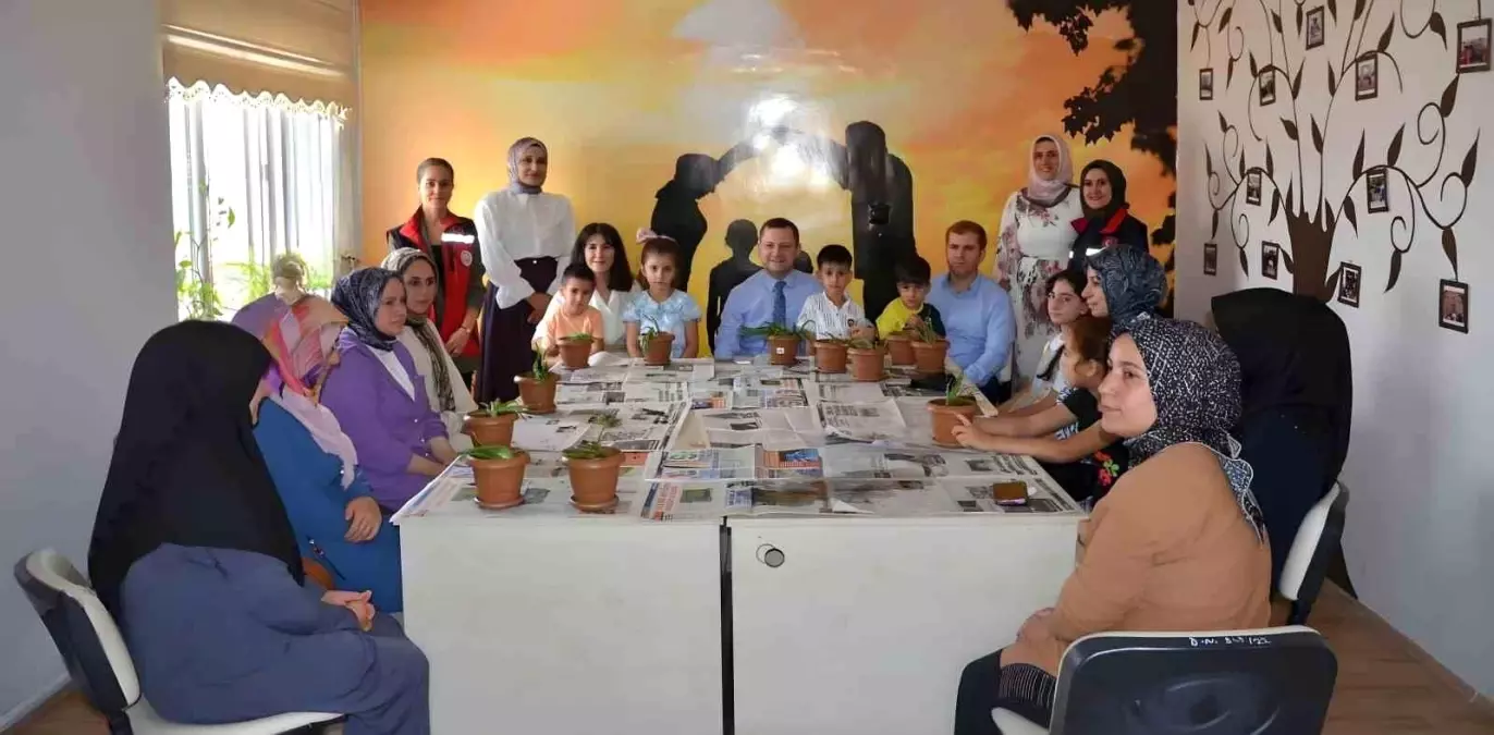 Kaymakam Demirer, Tatvan Sosyal Hizmet Merkezi'nin faaliyetlerini değerlendirdi