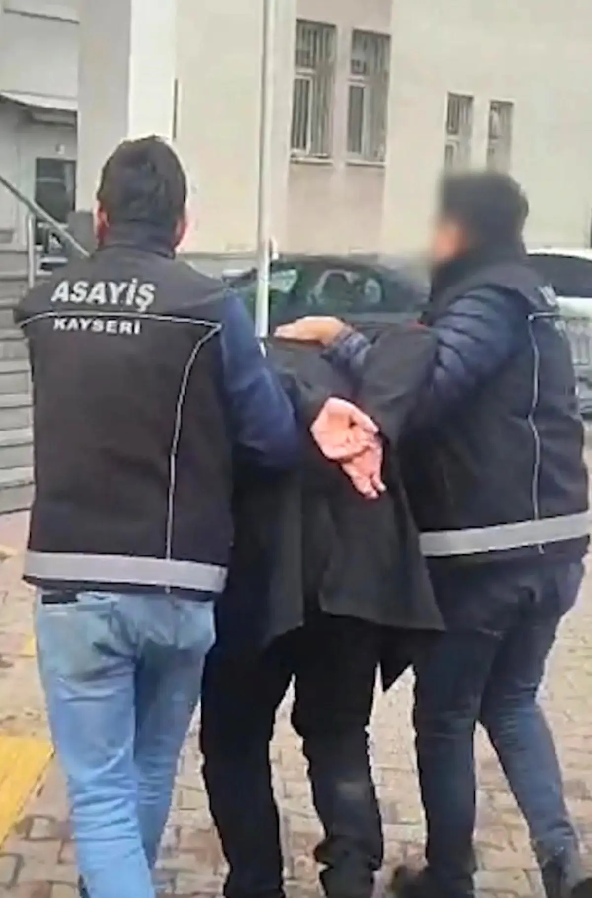 Kayseri'de 2 farklı suçtan 17 yıl kesinleşmiş hapsi bulunan şahıs yakalandı