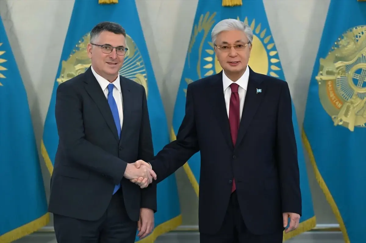 Kazakistan Cumhurbaşkanı Tokayev, İsrail Dışişleri Bakanı Saar'ı kabul etti