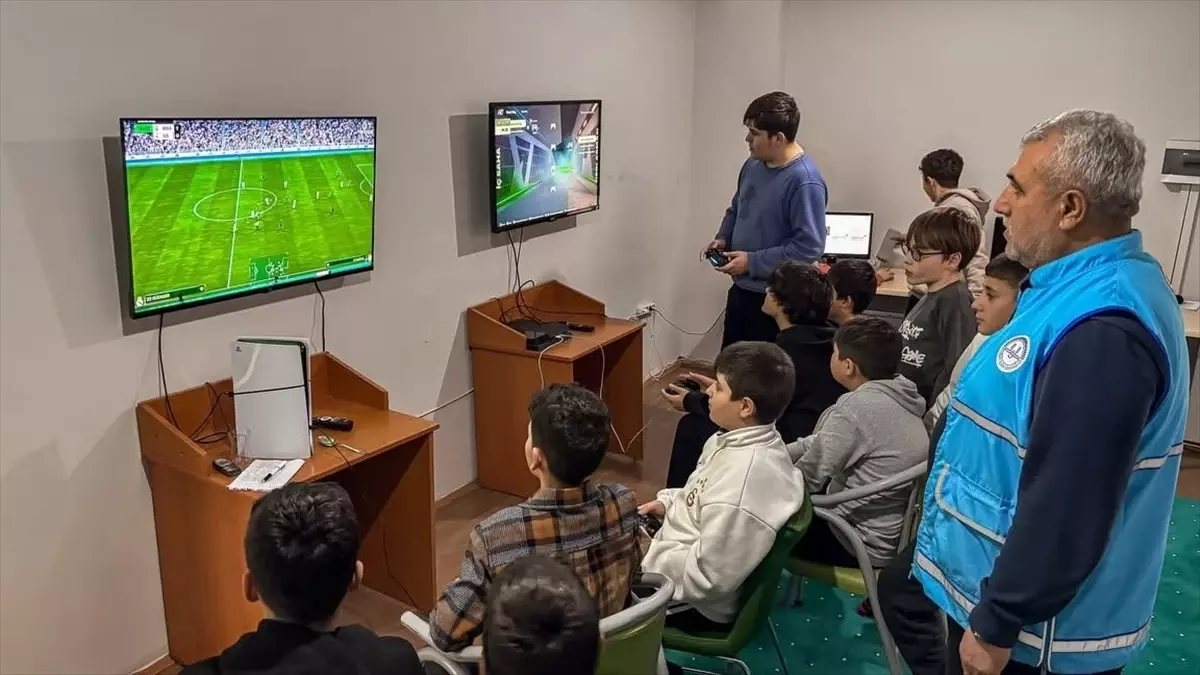 Kırşehir'de gençler için "Gençliğe Değer" kampı düzenlendi