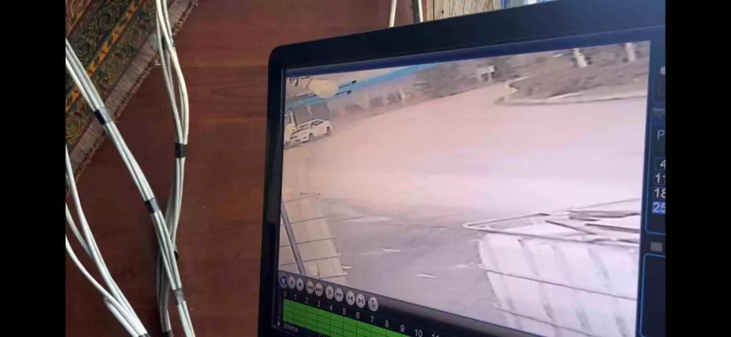 Kontrolden çıkan otomobilin çarptığı tırın deposu patladı