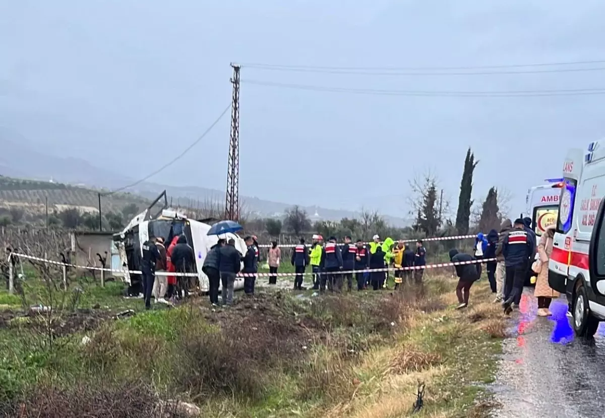 Memurları taşıyan servis kazasında acı haber geldi