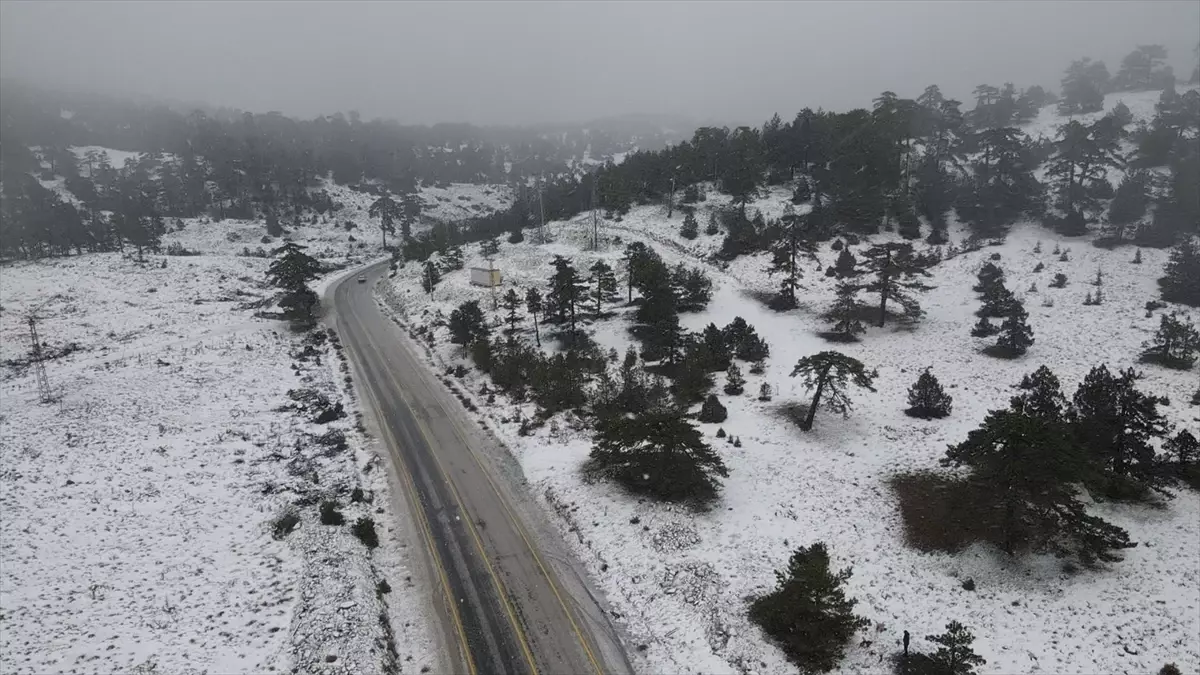 Muğla'da sağanak, yüksek kesimlerde kar etkili oluyor