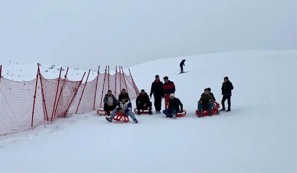 Muş Çocuk Evleri Sitesi'nden çocuklara yarıyıl tatilinde kayak keyfi