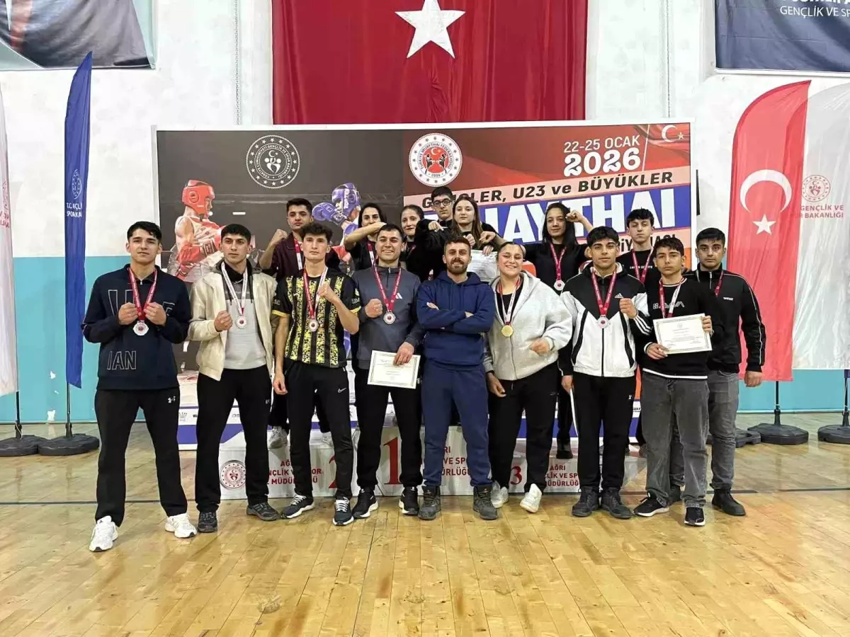 Muşlu sporculardan Muaythai Bölge Şampiyonası'nda büyük başarı