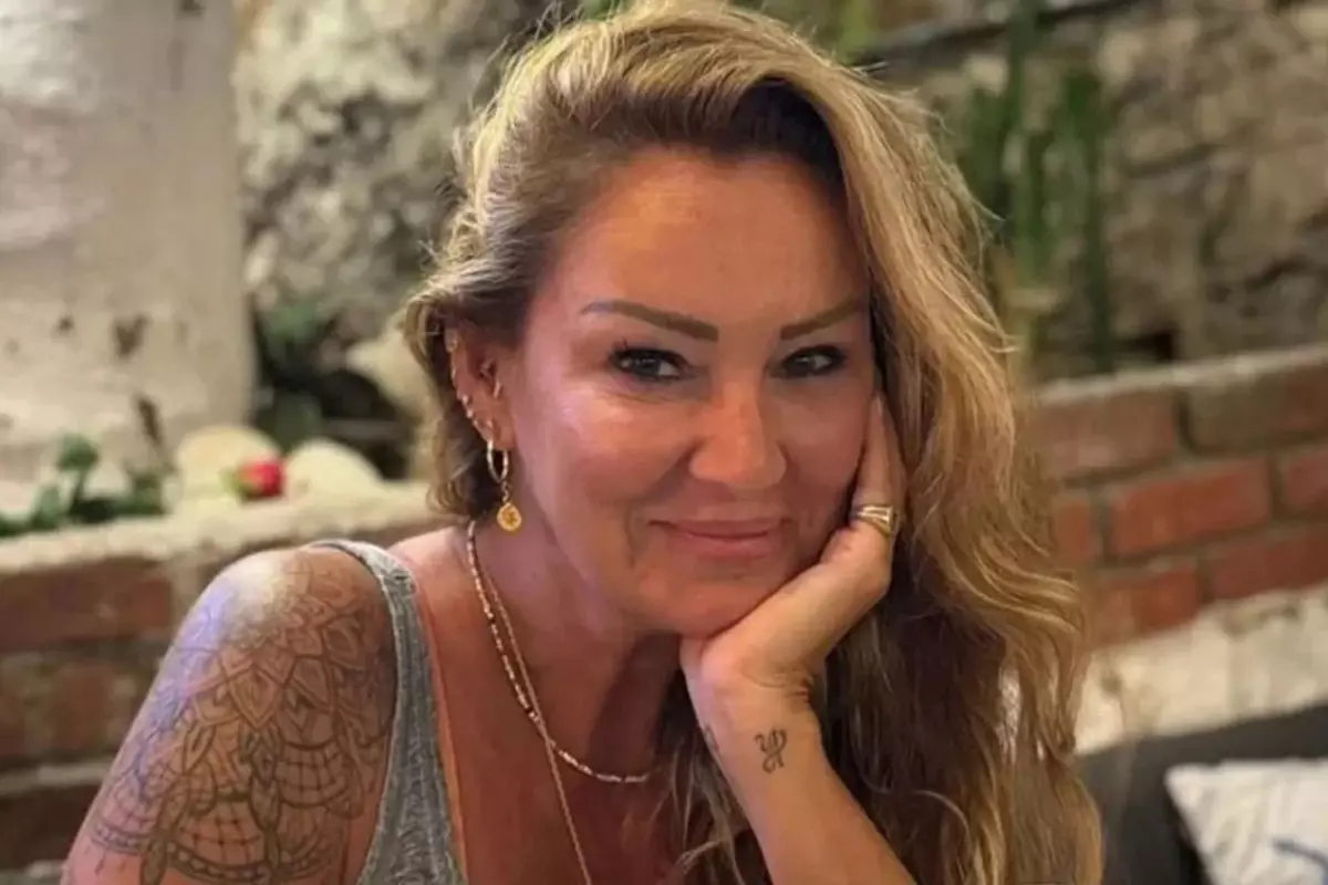 Pınar Altuğ'un kızı 17 yaşında: Podyumdaki pozları büyük beğeni topladı