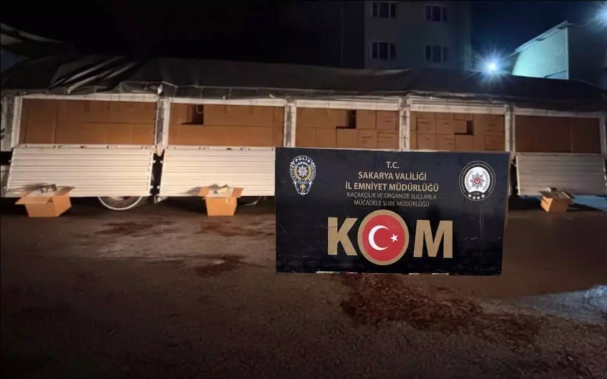 Sakarya'da durdurulan tırda 8 milyon makaron ele geçirildi
