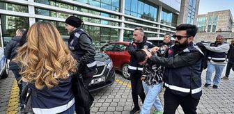 Samsun'da bir kişinin araçta bıçak ve satırla öldürülmesine ilişkin 3 şüpheli adliyede
