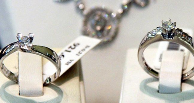 Sentetik pırlanta nedir, nasıl anlaşılır? Sentetik pırlanta (laboratuvar pırlantası) ile gerçek pırlanta arasındaki fark nedir?