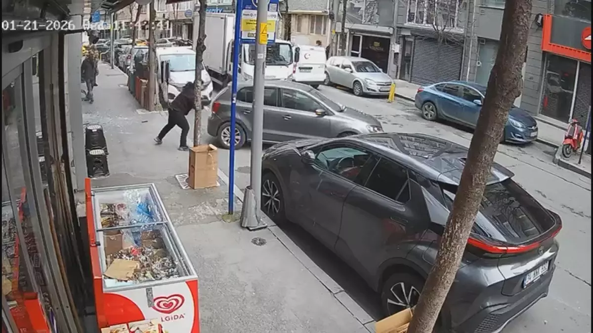 Şişli'de Otomobil Kuaför Dükkanına Girdi