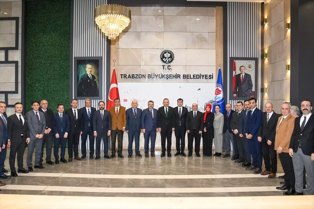 Trabzon Valisi Şahin'den Büyükşehir Belediye Başkanı Genç'e ziyaret