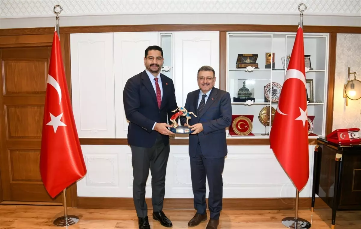 Türkiye Güreş Federasyonu Başkanı Akgül'den Trabzon Valiliği ve Büyükşehir Belediyesine ziyaret