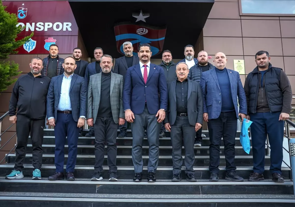 Türkiye Güreş Federasyonu Başkanı Akgül'den Trabzonspor Kulübü'ne ziyaret