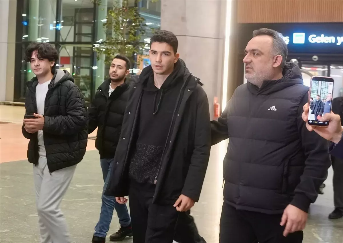 Yasin Özcan, Beşiktaş için İstanbul'a geldi