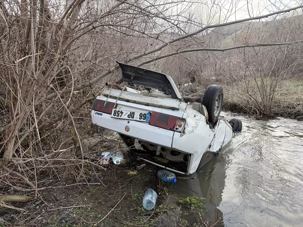 Yozgat'ta dere yatağına devrilen otomobilin sürücüsü yaralandı