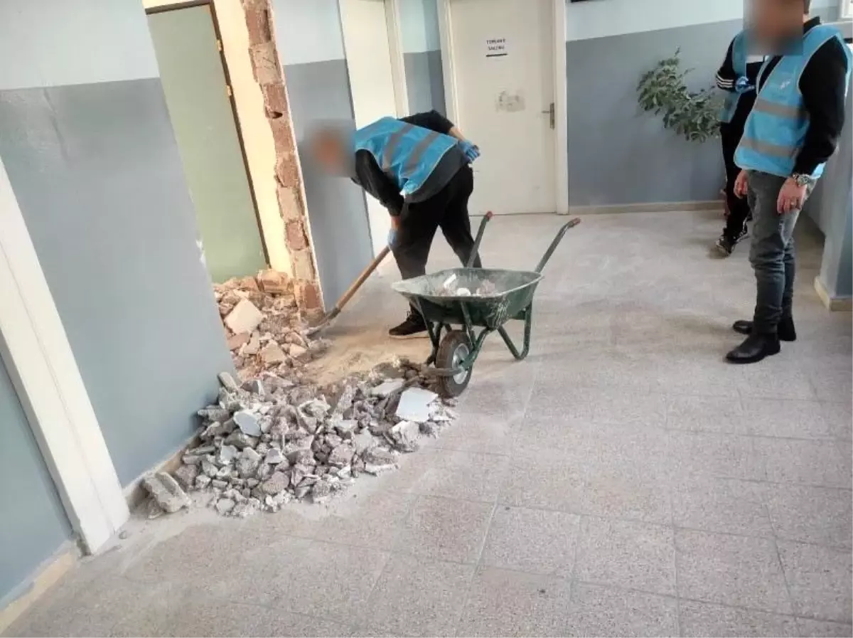 Yükümlüler, İsmet İnönü İlkokulu'nu temizledi