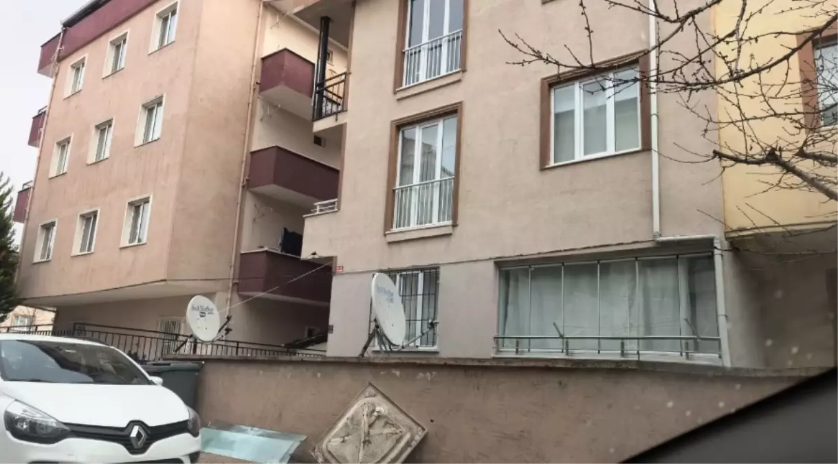 2'nci katın penceresinden düşen 2 yaşındaki Mehmet yaralandı