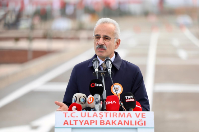 aksaray hizli trene kavusuyor 19513056 1812 m