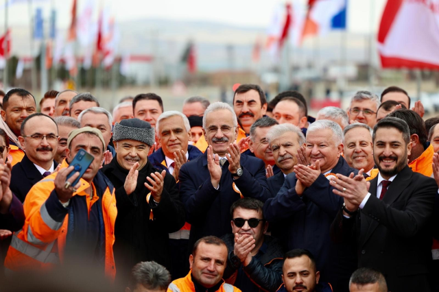 aksaray hizli trene kavusuyor 19513056 5988 m