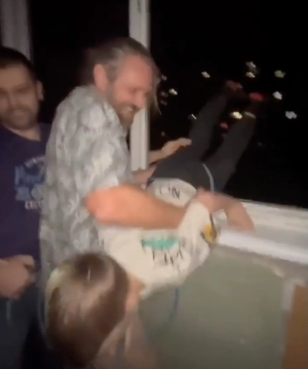 alkollu baba dehseti kucuk cocugunu ipe baglayip 19511836 2246 m