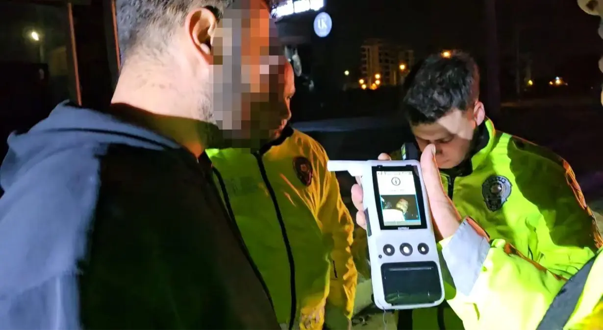 Alkollü sürücü kaza yaptı, yaralanan eşini suçladı: "Eşimle kavga ettik, direksiyonu kırdı"