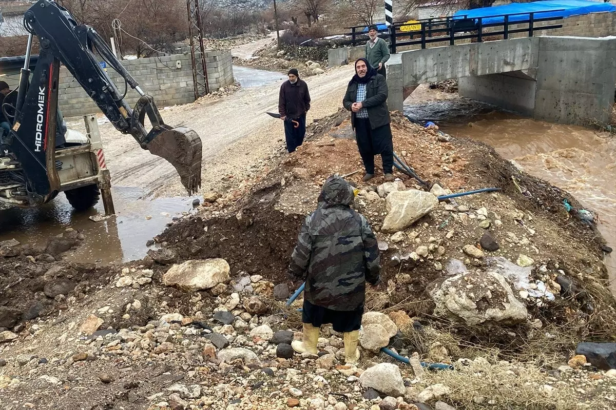 Araban'da taşkınların önlenmesi için ıslah çalışması sürüyor