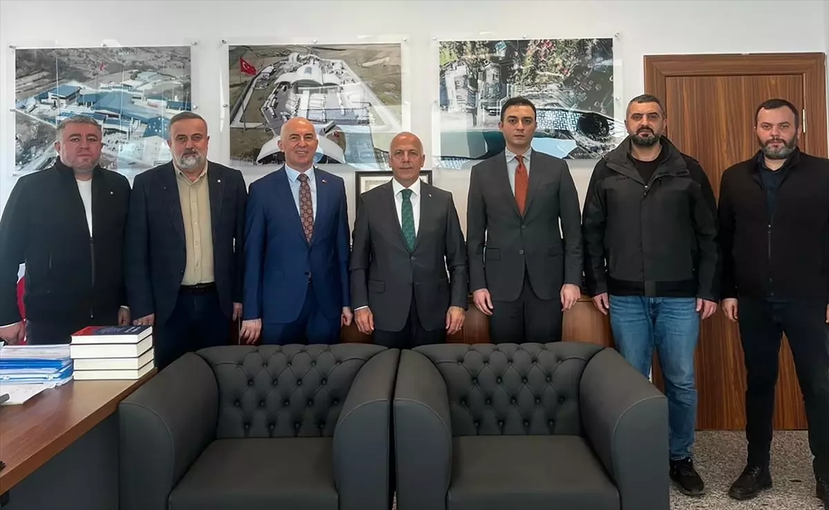 Artvin Ticaret Borsası heyeti Sarp'ta ziyaretler gerçekleştirdi
