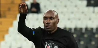 Atiba Hutchinson, yıldız golcüyü Beşiktaş'a getirtiyor
