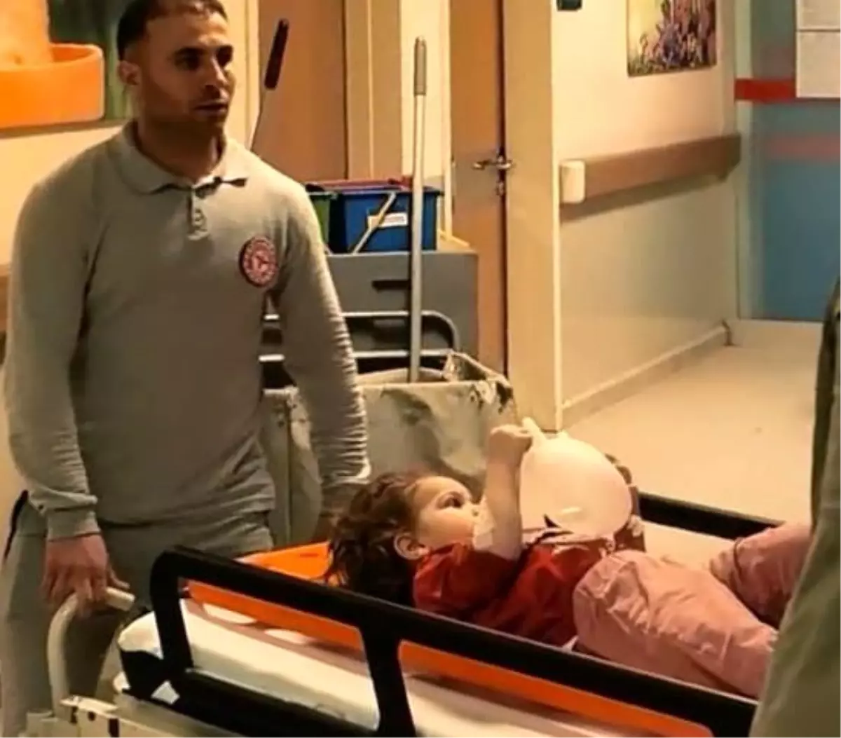 Bursa'da 2 yaşındaki çocuk pencereden düştü