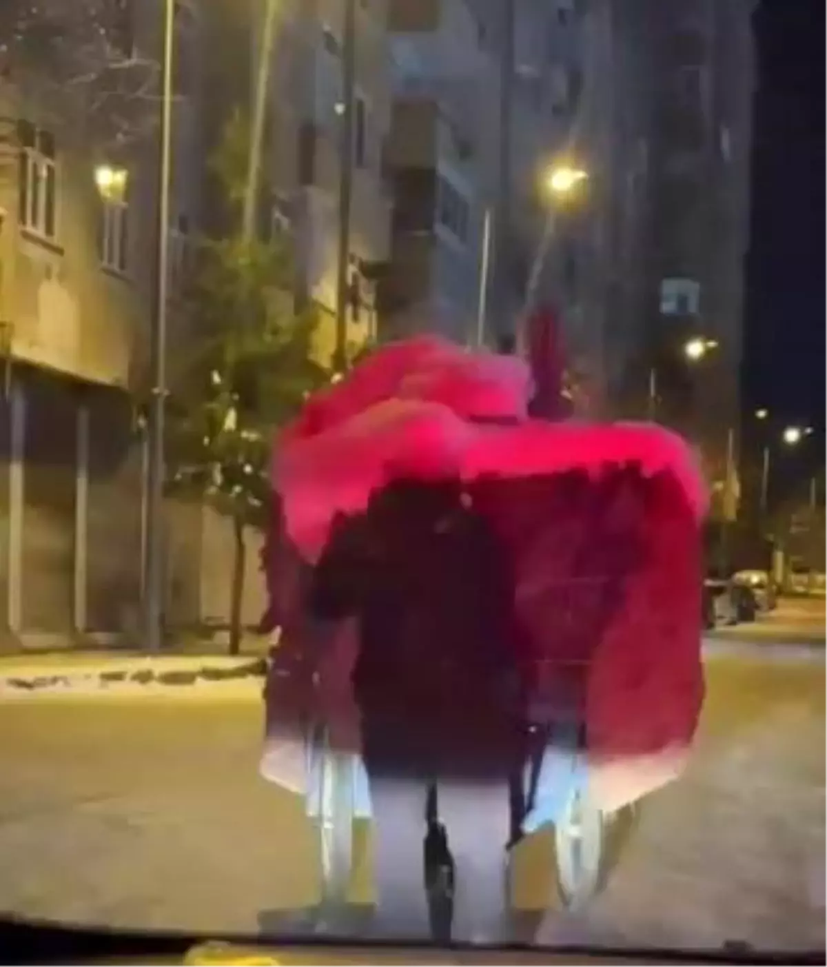 Diyarbakır'da polisten yürekleri ısıtan görüntü