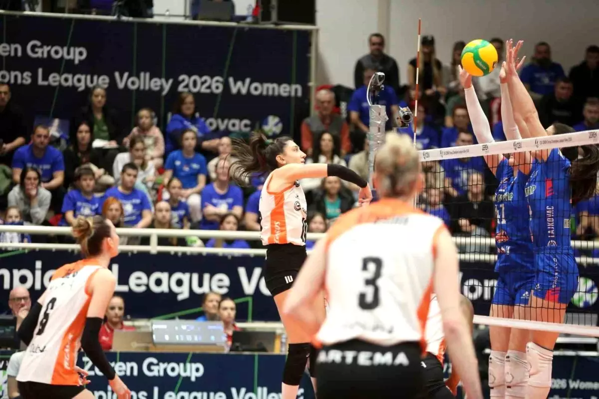 Eczacıbaşı Dynavit, Sırbistan'dan 3 puanla döndü