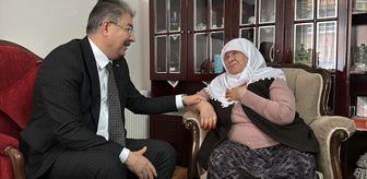 Eskişehir Valisi Yılmaz, yaşlı vatandaşı evinde ziyaret etti