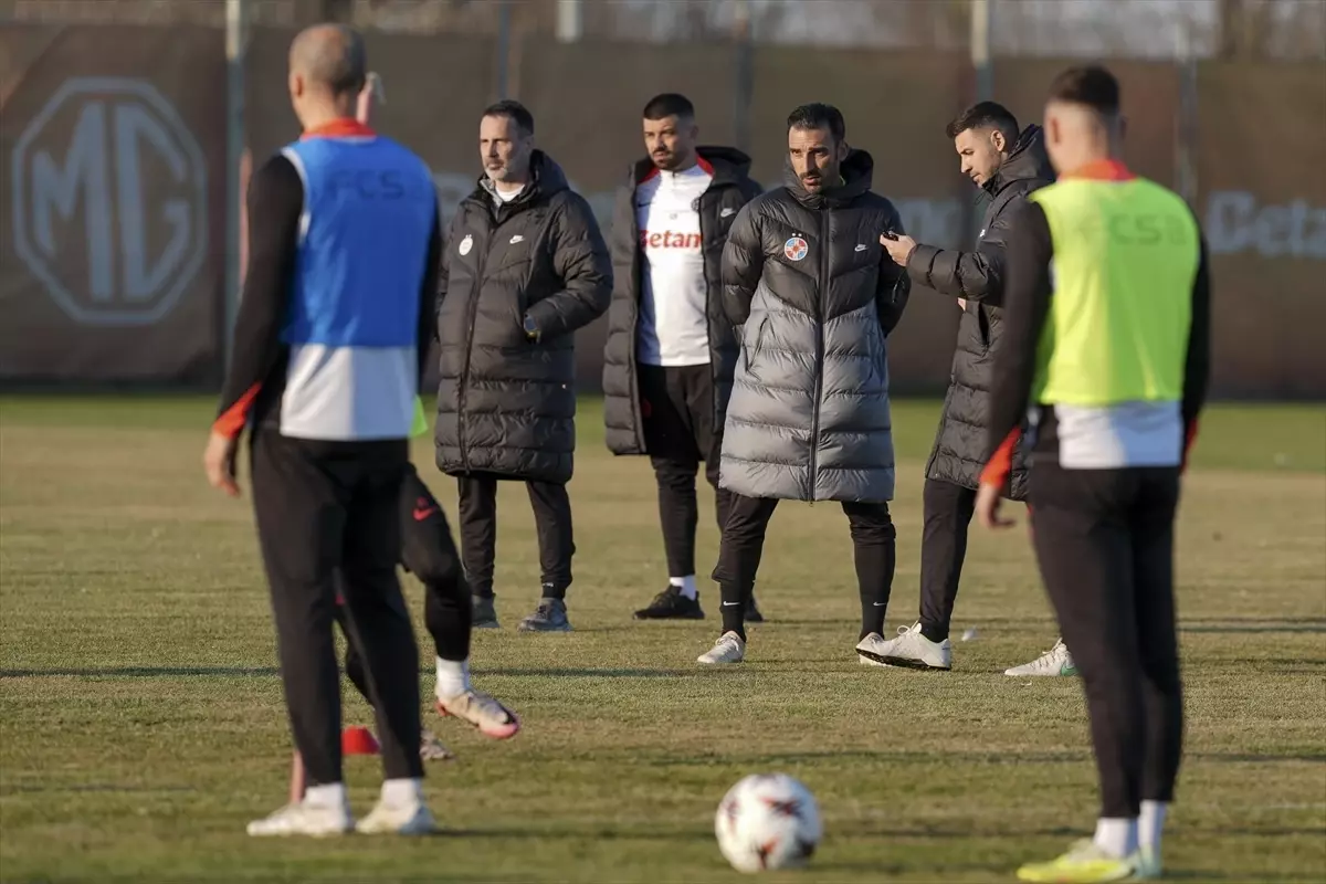 FCSB, Fenerbahçe maçının hazırlıklarını tamamladı