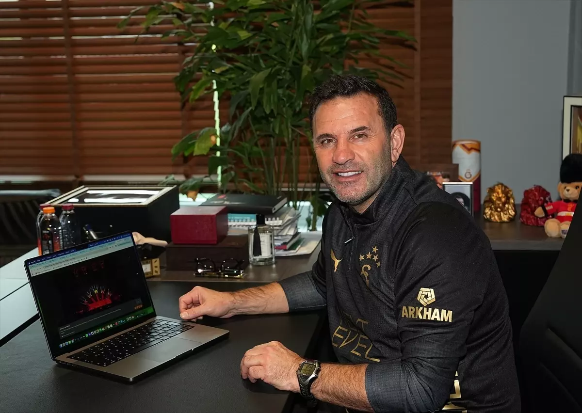 Galatasaray Teknik Direktörü Okan Buruk, AA'nın "Yılın Kareleri" oylamasına katıldı