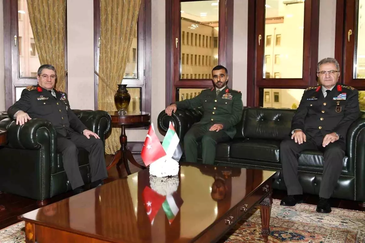 Genelkurmay Başkanı Bayraktaroğlu, Birleşik Arap Emirlikleri Kara Kuvvetleri Komutanı Al Hallami'yi kabul etti